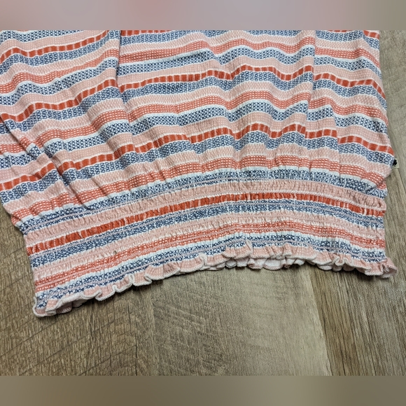 Lucky Brand Elastic Stretch Hemline Top - Picture 3 of 8